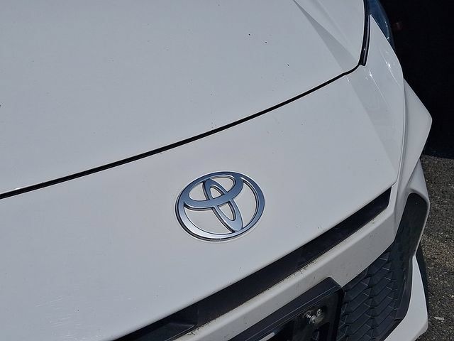 Used 2025 Toyota Camry SE FWD image 4