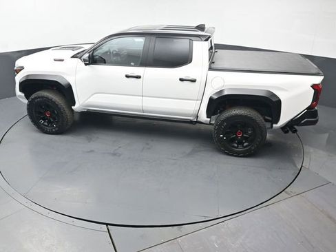 Certified 2025 Toyota Tacoma TRD Pro image 38