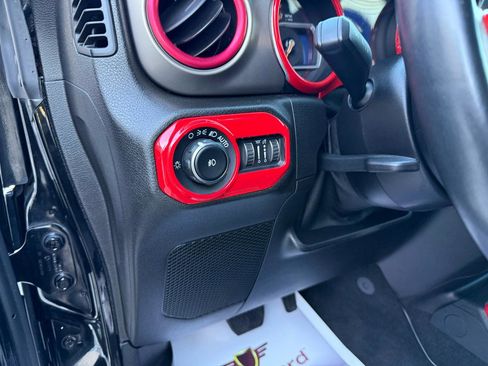 Used 2019 Jeep Wrangler Unlimited Sport S image 21