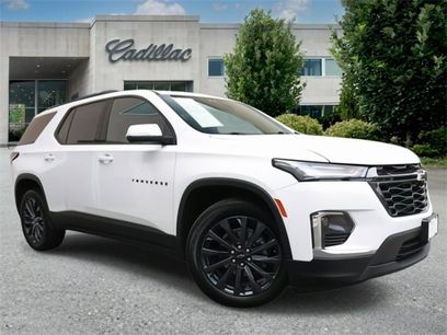 Used 2023 Chevrolet Traverse RS