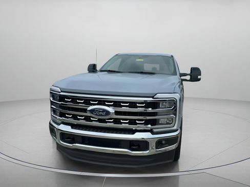 New 2026 Ford F250 Lariat w/ FX4 Off-Road Package image 9