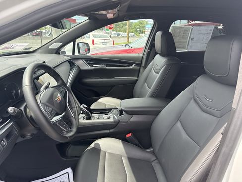 Used 2024 Cadillac XT5 Premium Luxury image 12