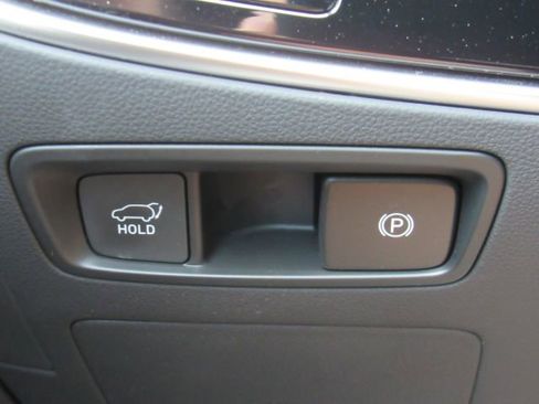 Used 2022 Genesis GV70 2.5T w/ Select Package image 41