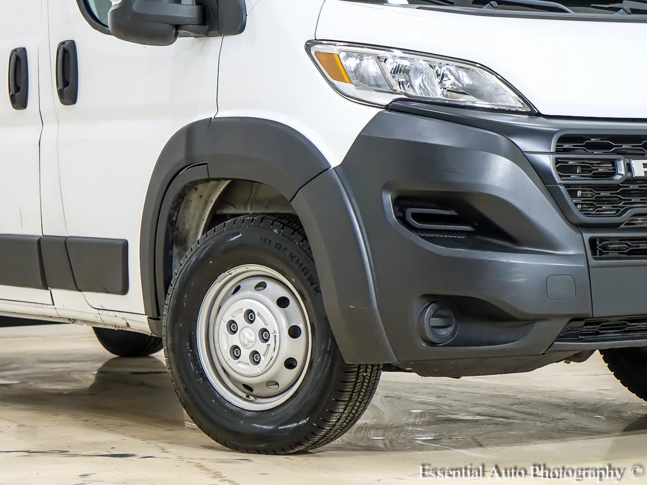 Used 2023 RAM ProMaster 2500 FWD image 3