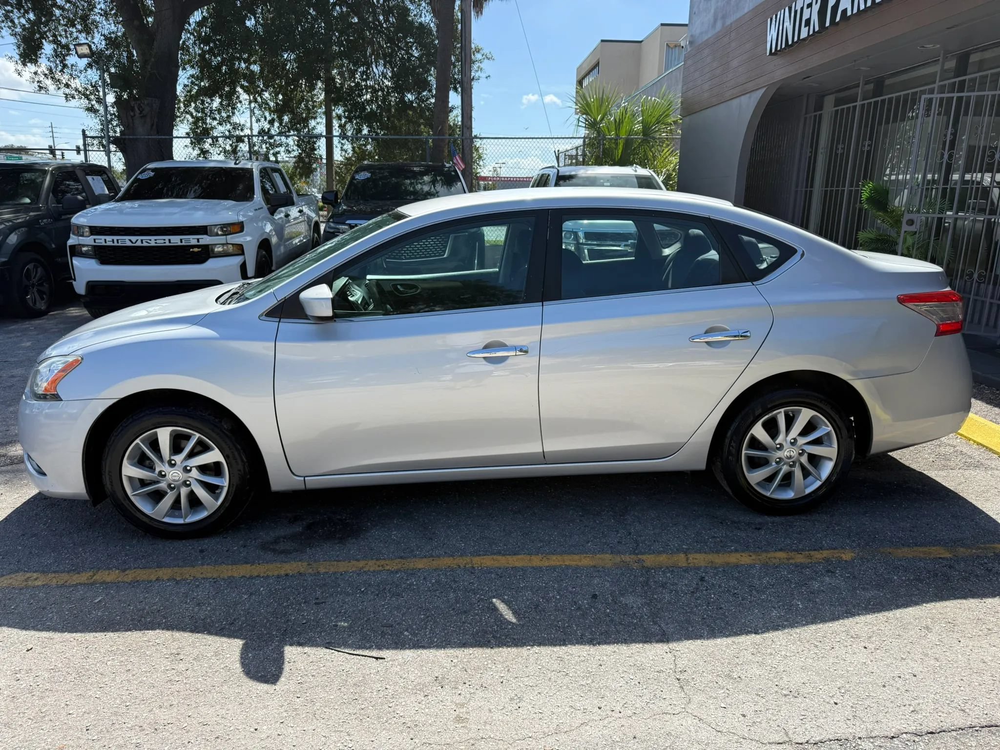 Used 2013 Nissan Sentra SV FWD image 4
