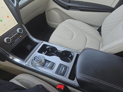 Used 2024 Ford Edge Titanium AWD/4WD image 23