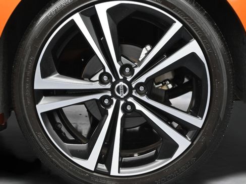 Used 2023 Nissan Sentra SR w/ SR Premium Package image 32