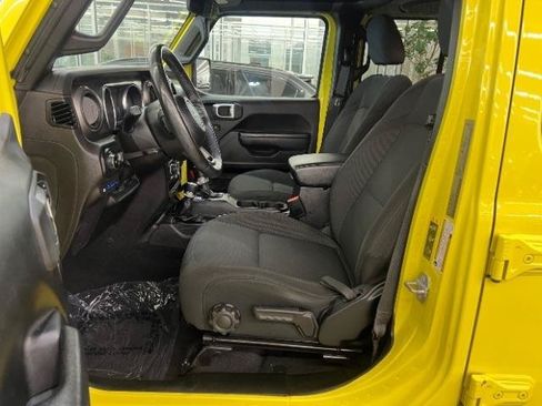 Used 2023 Jeep Wrangler Unlimited w/ Cold Weather Group AWD/4WD image 29