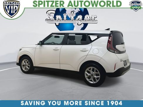 Certified 2023 Kia Soul LX w/ LX Technology Package FWD image 8