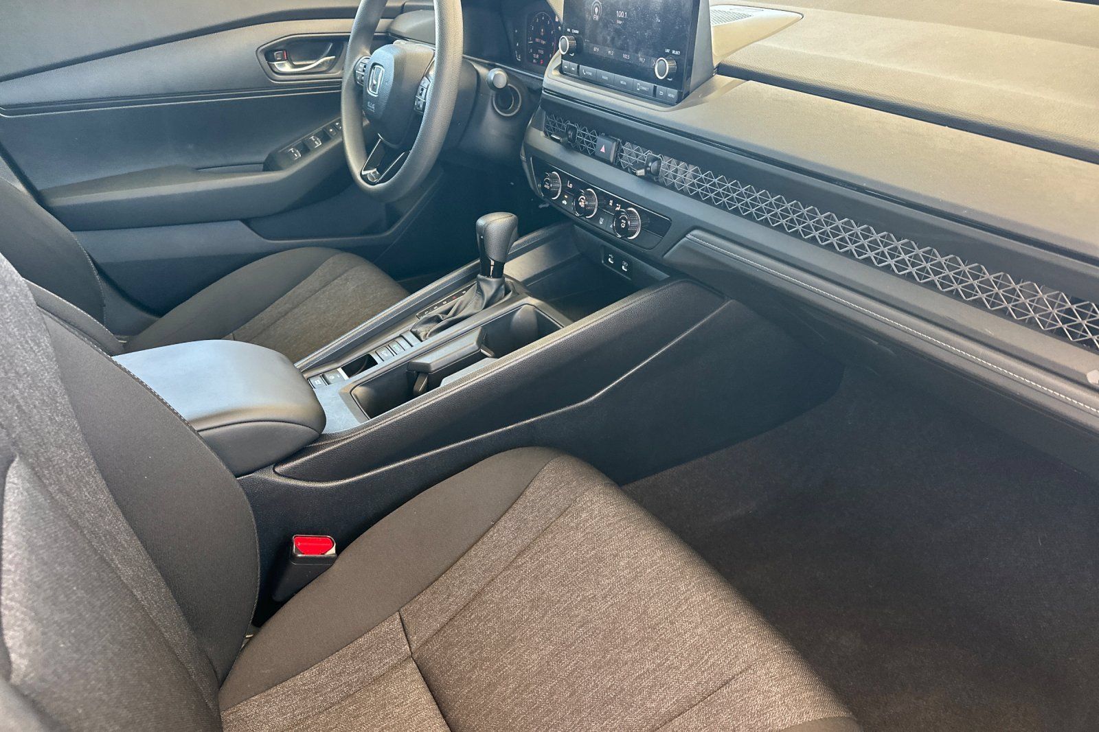 Certified 2025 Honda Accord LX image 15