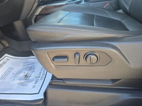 Used 2023 GMC Sierra 3500 SLT w/ SLT Convenience Package image 24