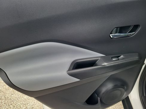 Used 2023 Nissan Kicks SR w/ SR Premium Package FWD image 12