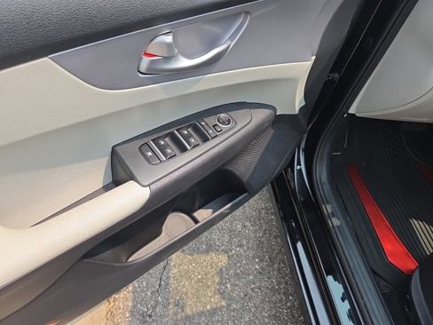 Used 2023 Kia Forte LXS FWD image 13