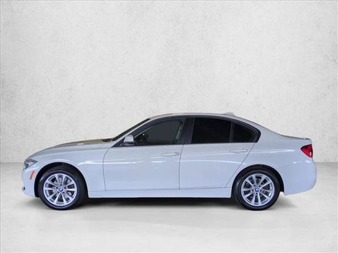 Used 2017 BMW 320i Sedan RWD image 9
