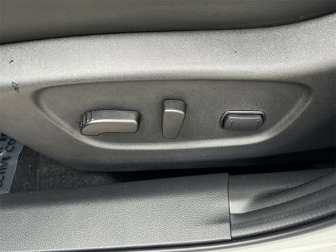 Certified 2022 Nissan Rogue Sport SL image 23