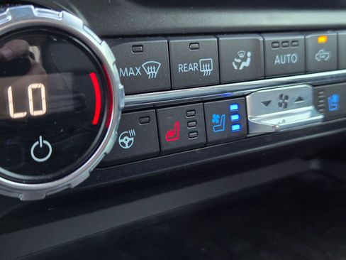 Used 2021 Ford F150 Lariat w/ Equipment Group 502A High image 21