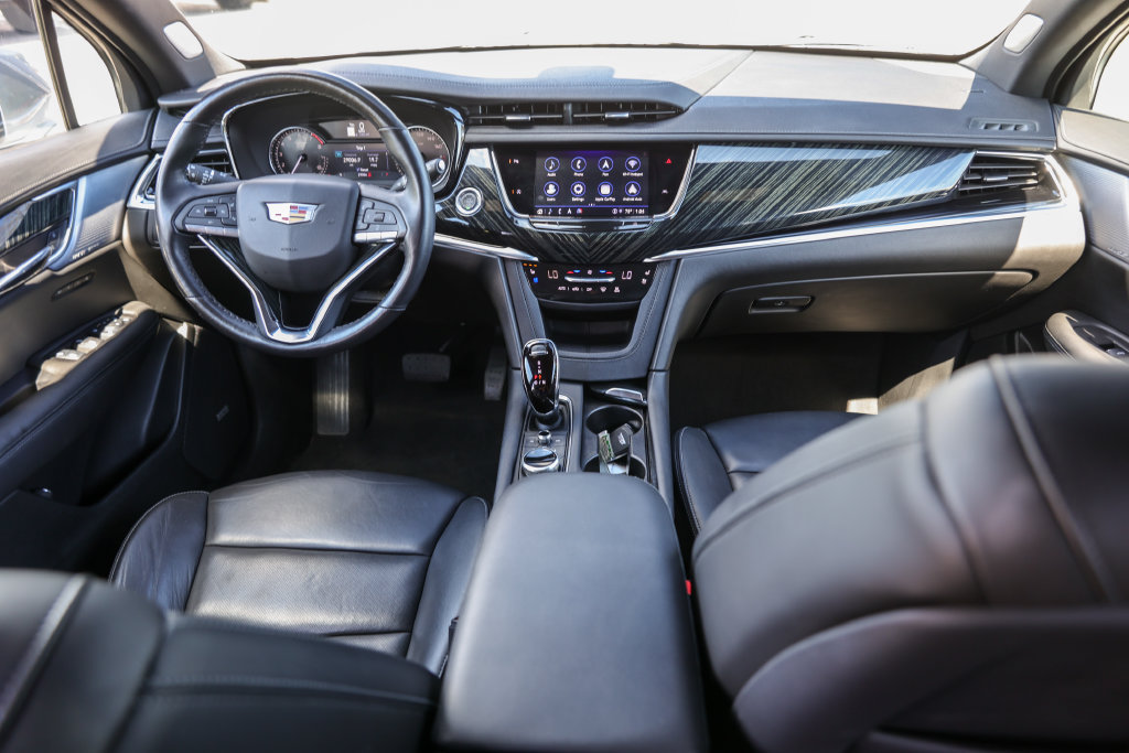 Used 2025 Cadillac XT6 Premium Luxury FWD image 28