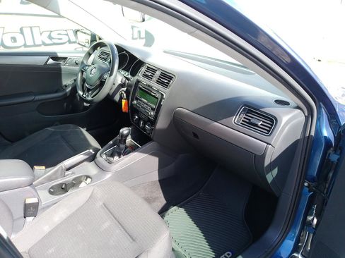 Used 2015 Volkswagen Jetta TDI S w/ Welcome Package FWD image 26