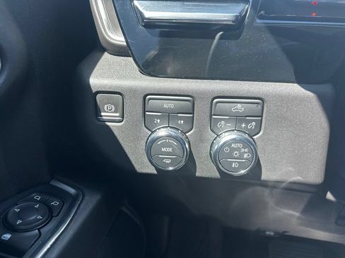 Certified 2024 GMC Sierra 1500 Elevation w/ LPO, Elevation Black Package AWD/4WD image 12