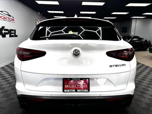 Used 2023 Alfa Romeo Stelvio Sprint image 10