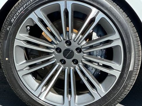 New 2026 Land Rover Range Rover SE image 24