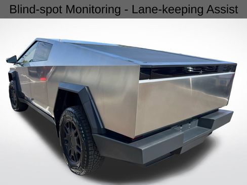 Used 2024 Tesla Cybertruck AWD Crew Cab image 8