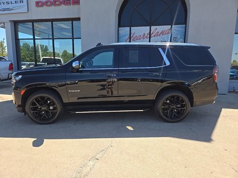 Used 2024 Chevrolet Tahoe Premier AWD/4WD image 4
