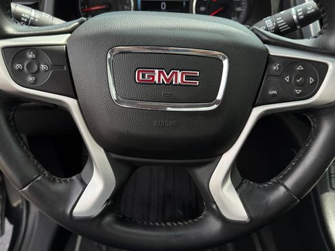 Used 2018 GMC Acadia SLE AWD/4WD image 19