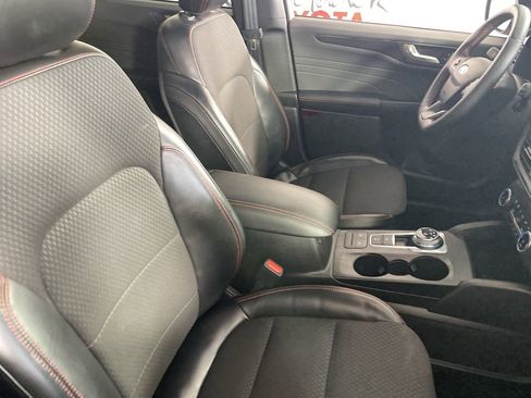 Used 2024 Ford Escape ST-Line image 25