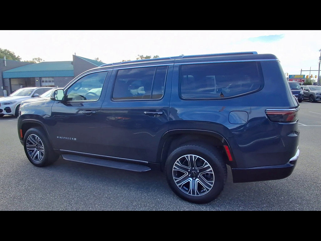 Used 2025 Jeep Wagoneer 4WD image 6