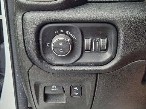 Used 2019 RAM 1500 Laramie RWD image 20