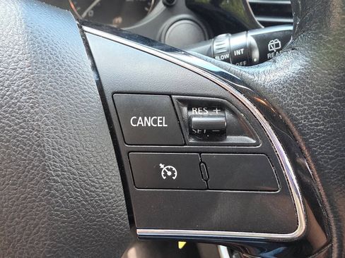Used 2017 Mitsubishi Outlander ES AWD/4WD image 18