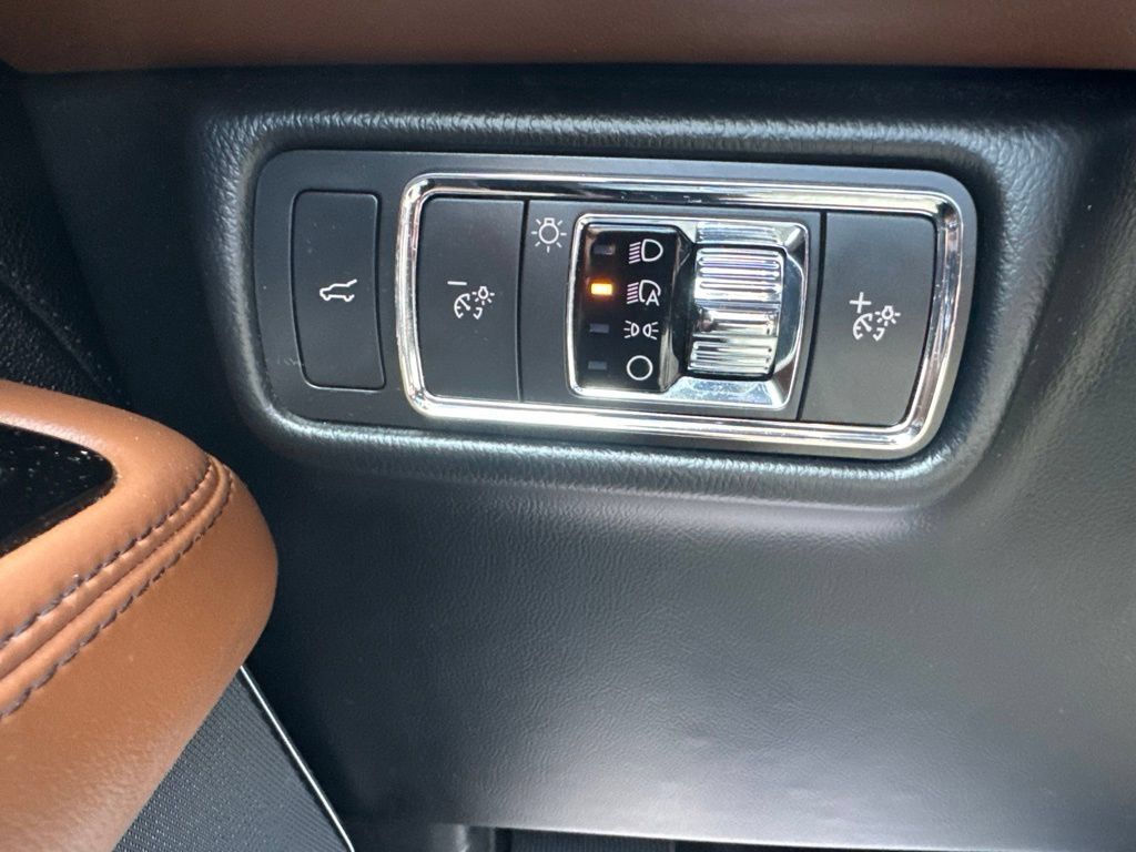 Used 2023 Lincoln Aviator Reserve w/ Equipment Group 201A AWD/4WD image 22