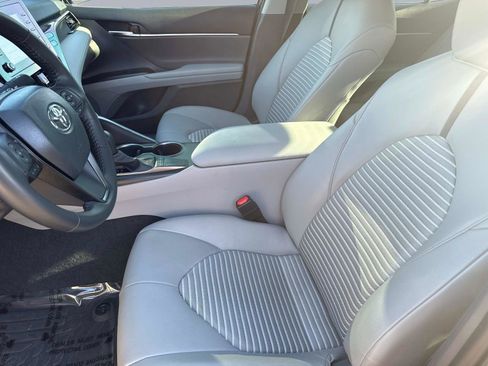 Used 2024 Toyota Camry SE image 20