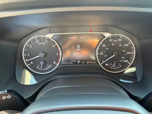 Used 2025 Nissan Rogue SV FWD image 18