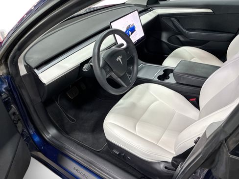 Certified 2022 Tesla Model 3 Long Range AWD/4WD image 9