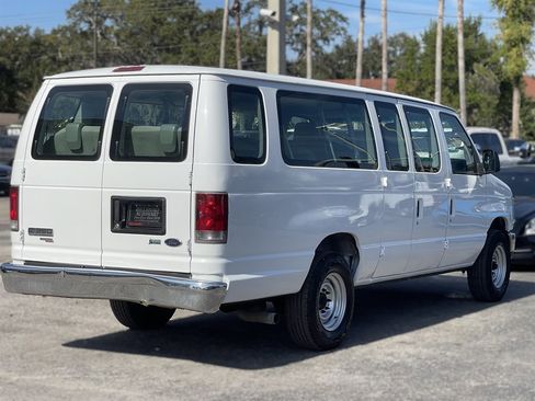 Used 2011 Ford E-350 and Econoline 350 XLT image 11