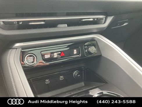 Used 2025 Audi Q5 Premium Plus w/ Premium Plus image 40