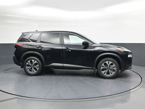 Used 2023 Nissan Rogue SV FWD image 4