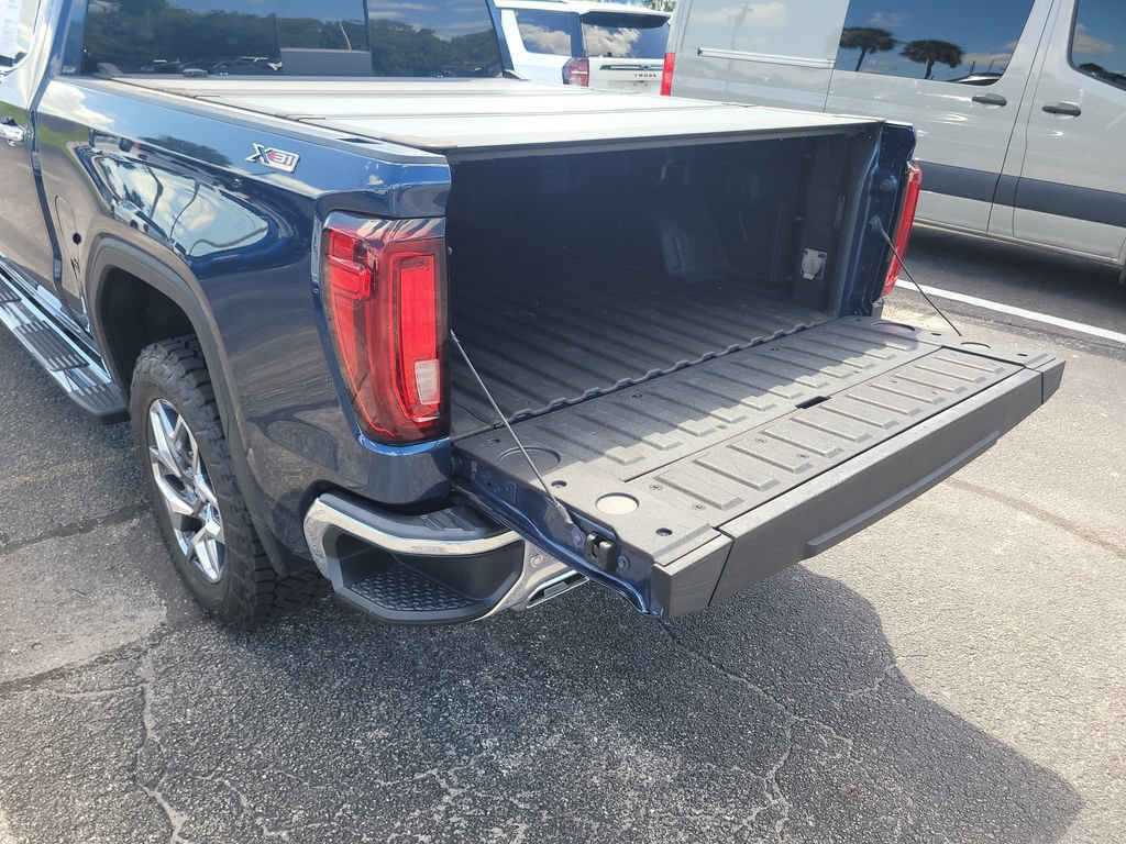 Used 2022 GMC Sierra 1500 SLT w/ SLT Premium Plus Package AWD/4WD image 6