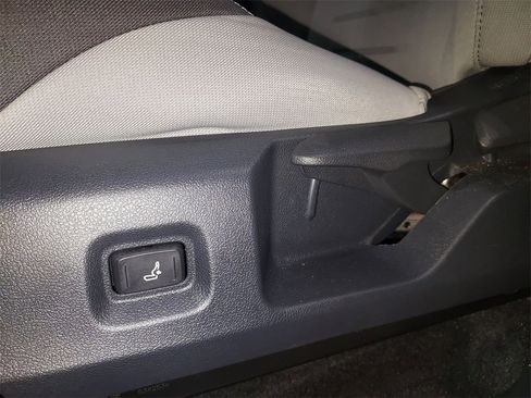 Used 2025 Toyota Tacoma TRD Off-Road image 18