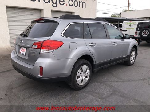 Used 2011 Subaru Outback 2.5i AWD/4WD image 8