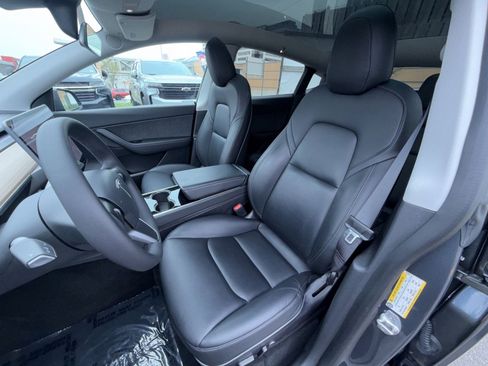 Used 2021 Tesla Model Y Long Range image 13