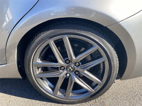 Used 2019 Lexus IS 300 AWD image 11