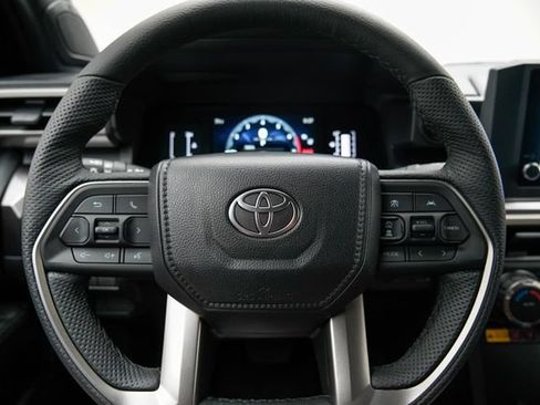 Used 2025 Toyota Tacoma SR5 AWD/4WD image 24