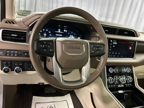 Used 2023 GMC Yukon Denali image 15