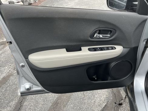 Used 2021 Honda HR-V LX image 19