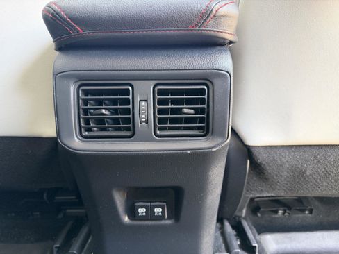 Used 2019 Toyota RAV4 XLE Premium w/ Carpet Mat Package FWD image 21