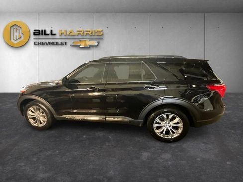 Used 2023 Ford Explorer XLT w/ Equipment Group 202A AWD/4WD image 13