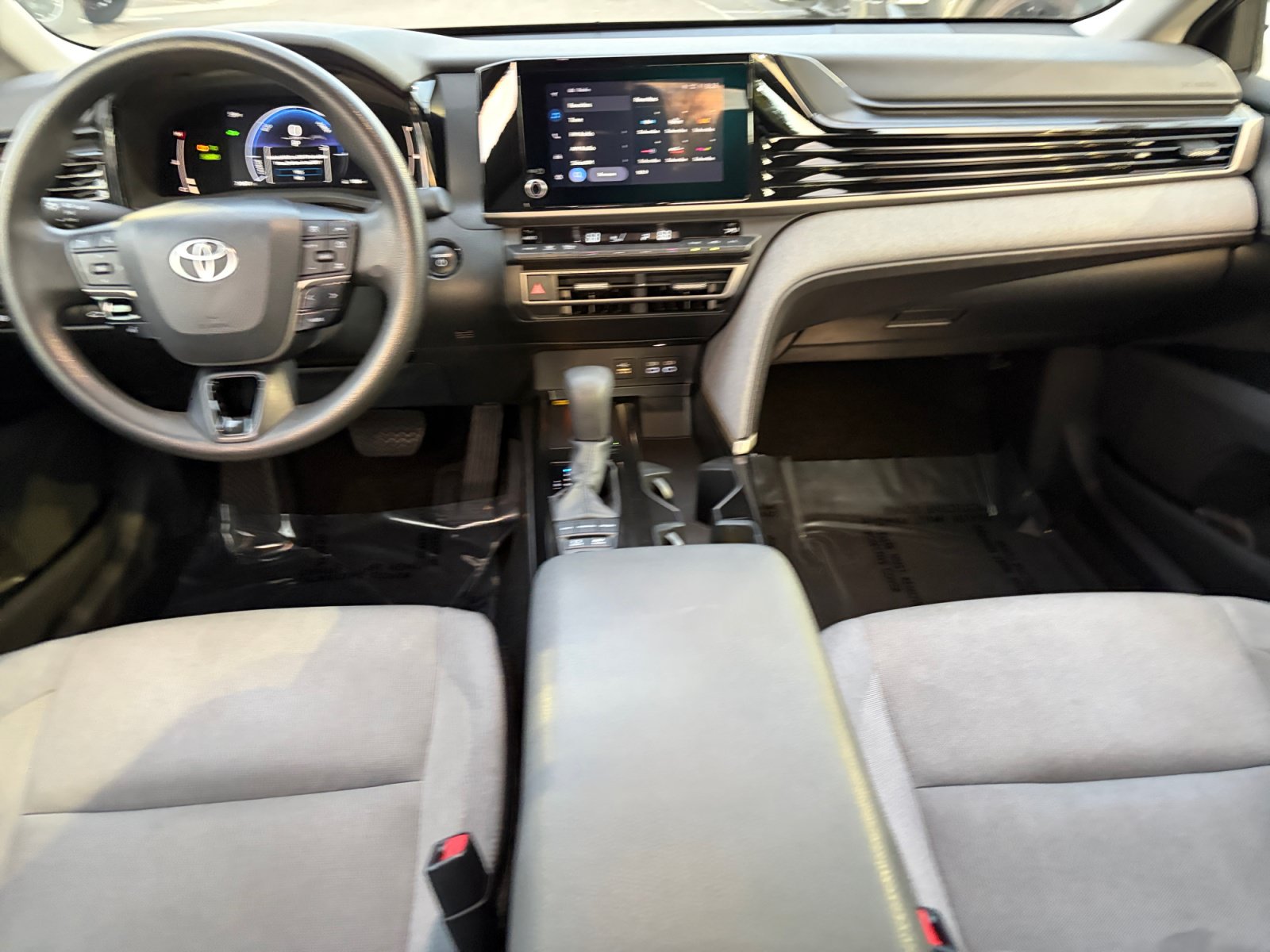 Used 2025 Toyota Camry LE FWD image 25